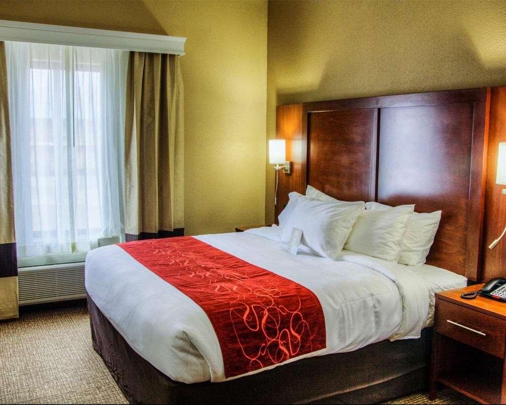 Comfort Suites Plymouth Near Us-30 Oda fotoğraf