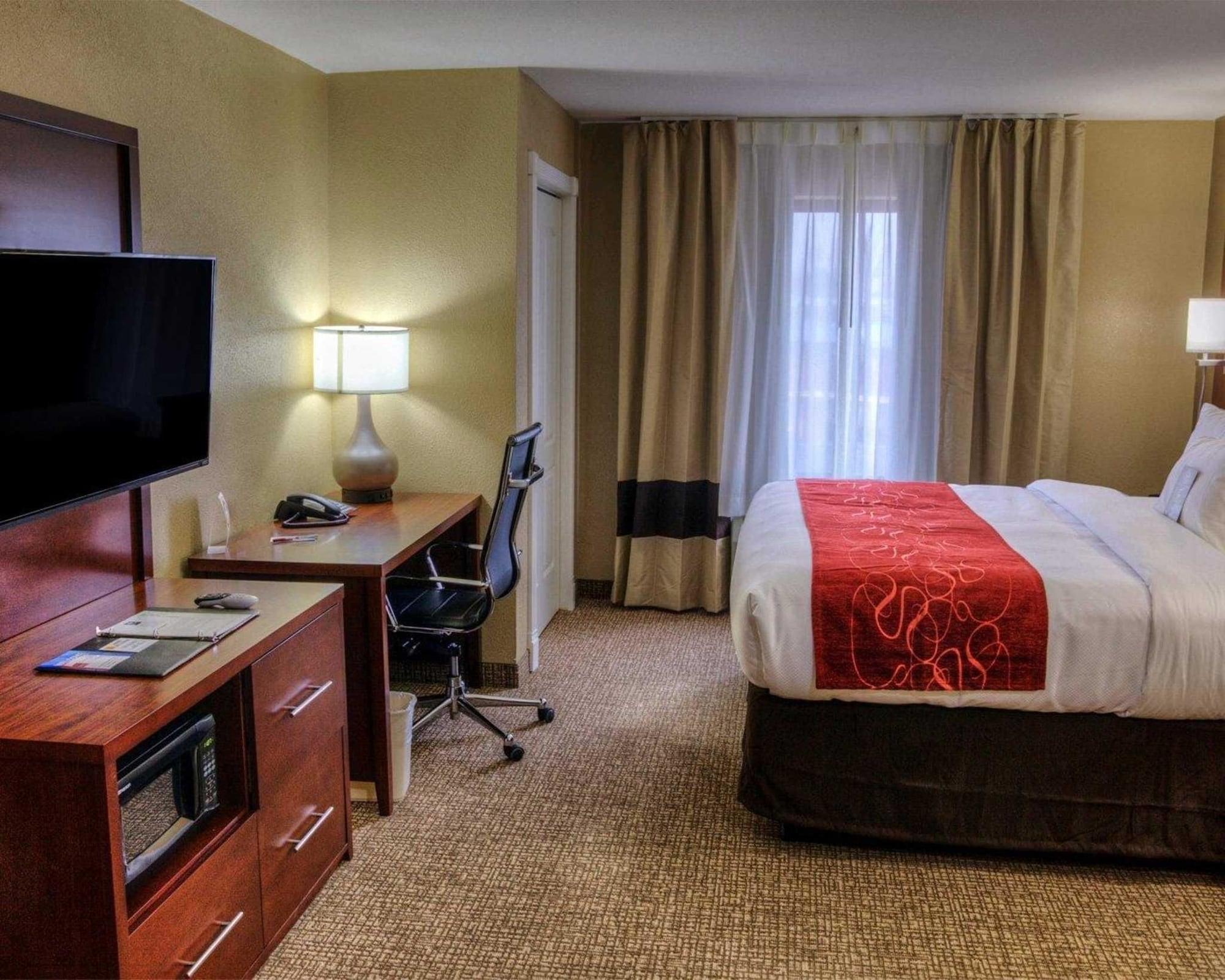 Comfort Suites Plymouth Near Us-30 Dış mekan fotoğraf