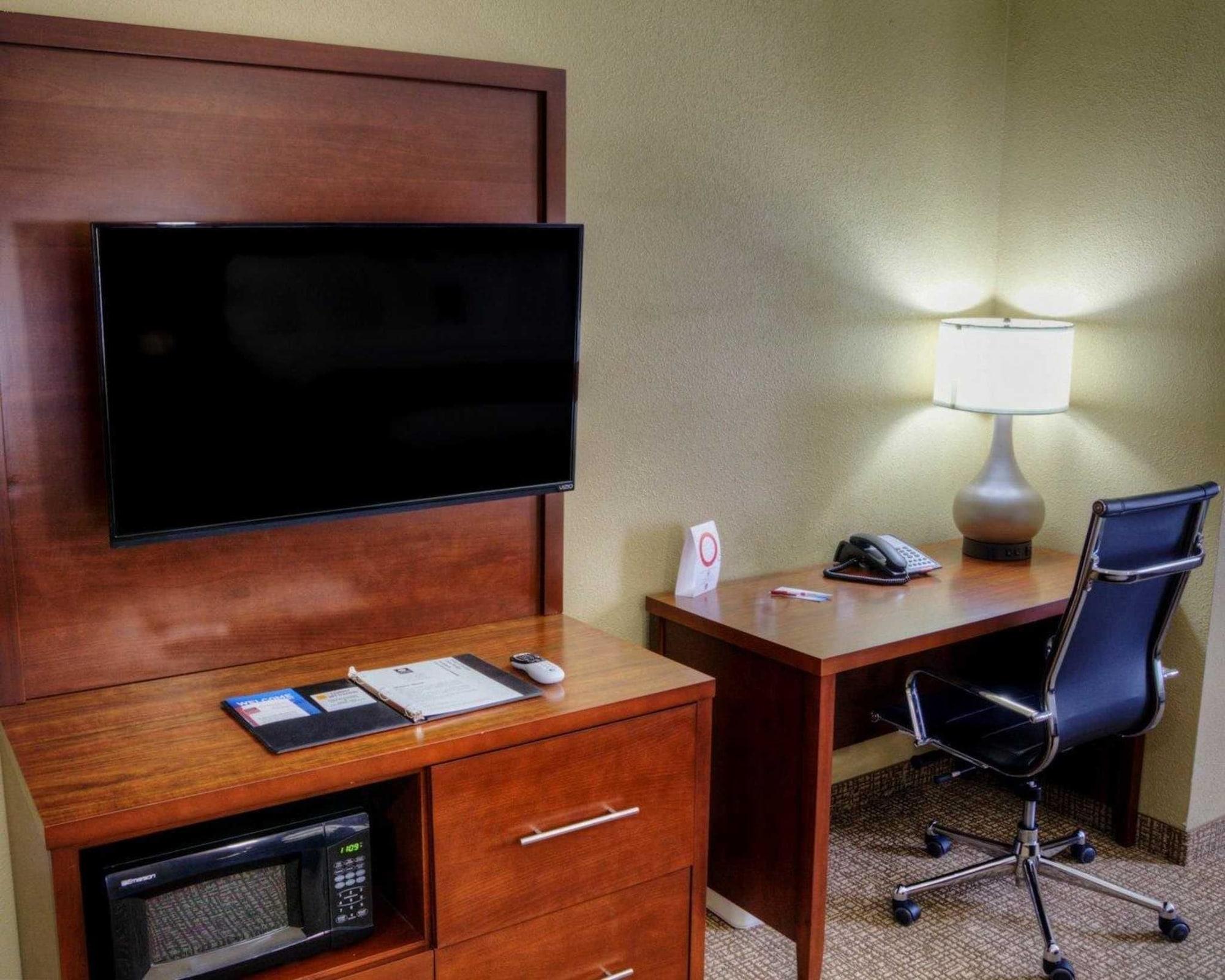 Comfort Suites Plymouth Near Us-30 Dış mekan fotoğraf