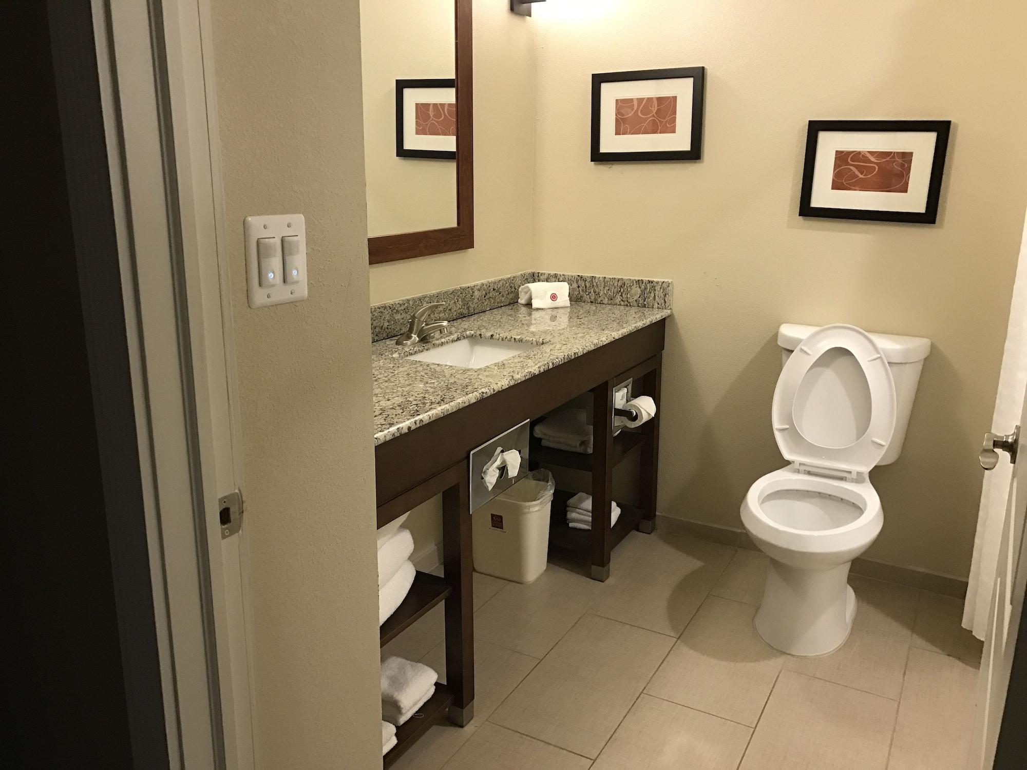 Comfort Suites Plymouth Near Us-30 Dış mekan fotoğraf