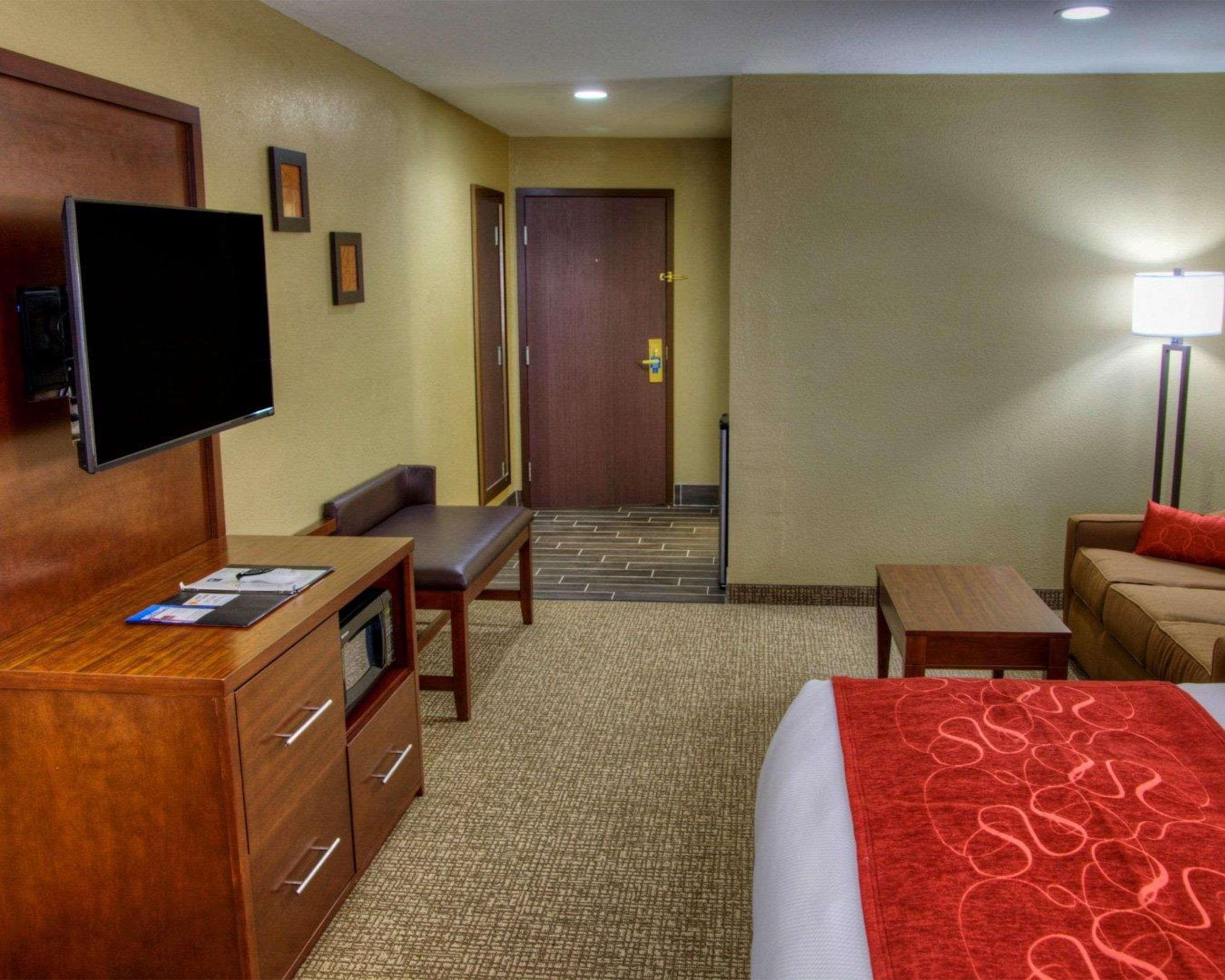 Comfort Suites Plymouth Near Us-30 Dış mekan fotoğraf