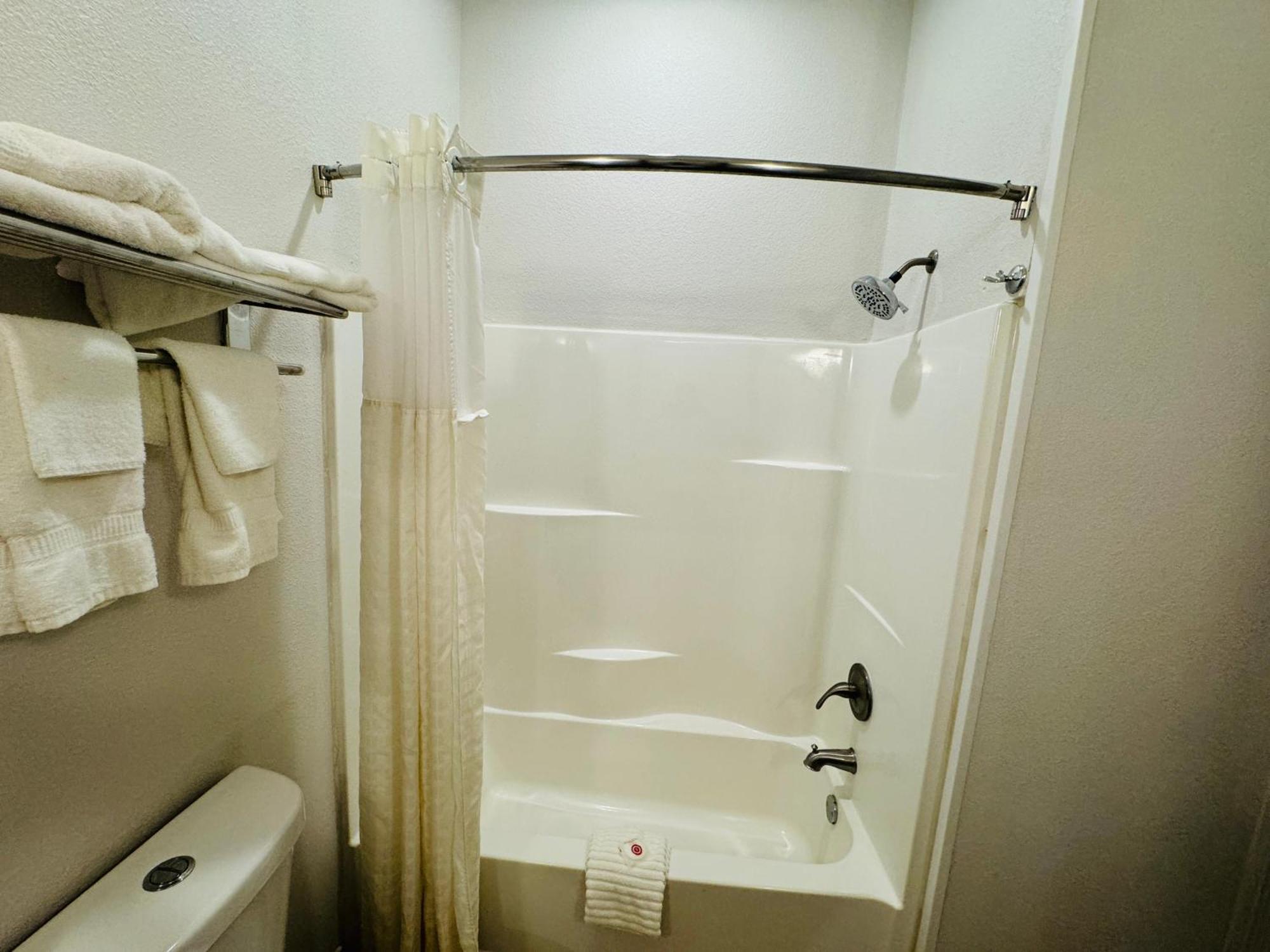 Comfort Suites Plymouth Near Us-30 Dış mekan fotoğraf