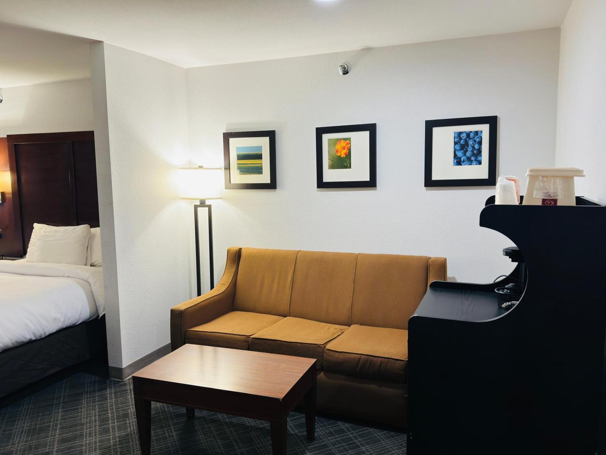 Comfort Suites Plymouth Near Us-30 Dış mekan fotoğraf