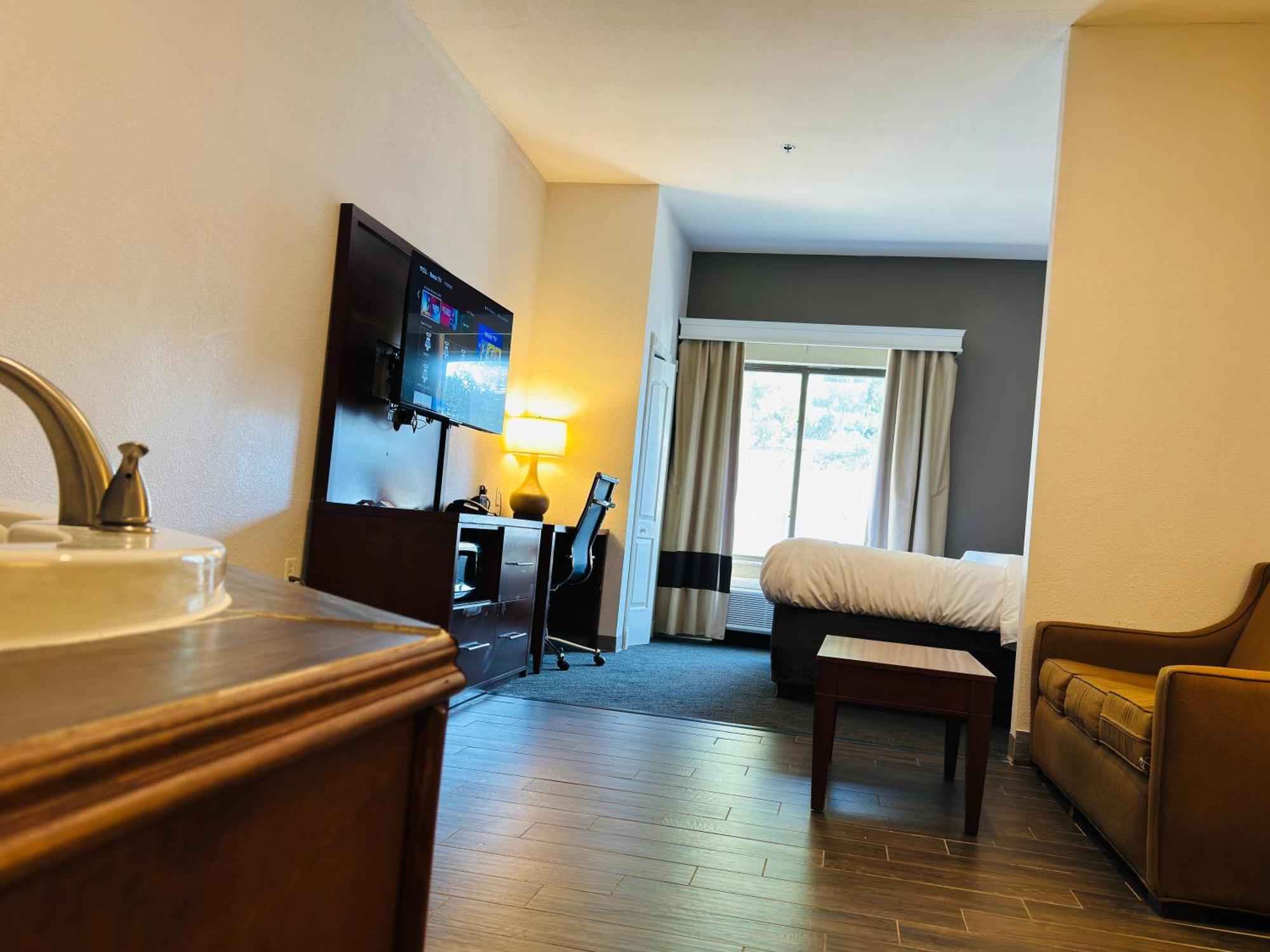 Comfort Suites Plymouth Near Us-30 Dış mekan fotoğraf