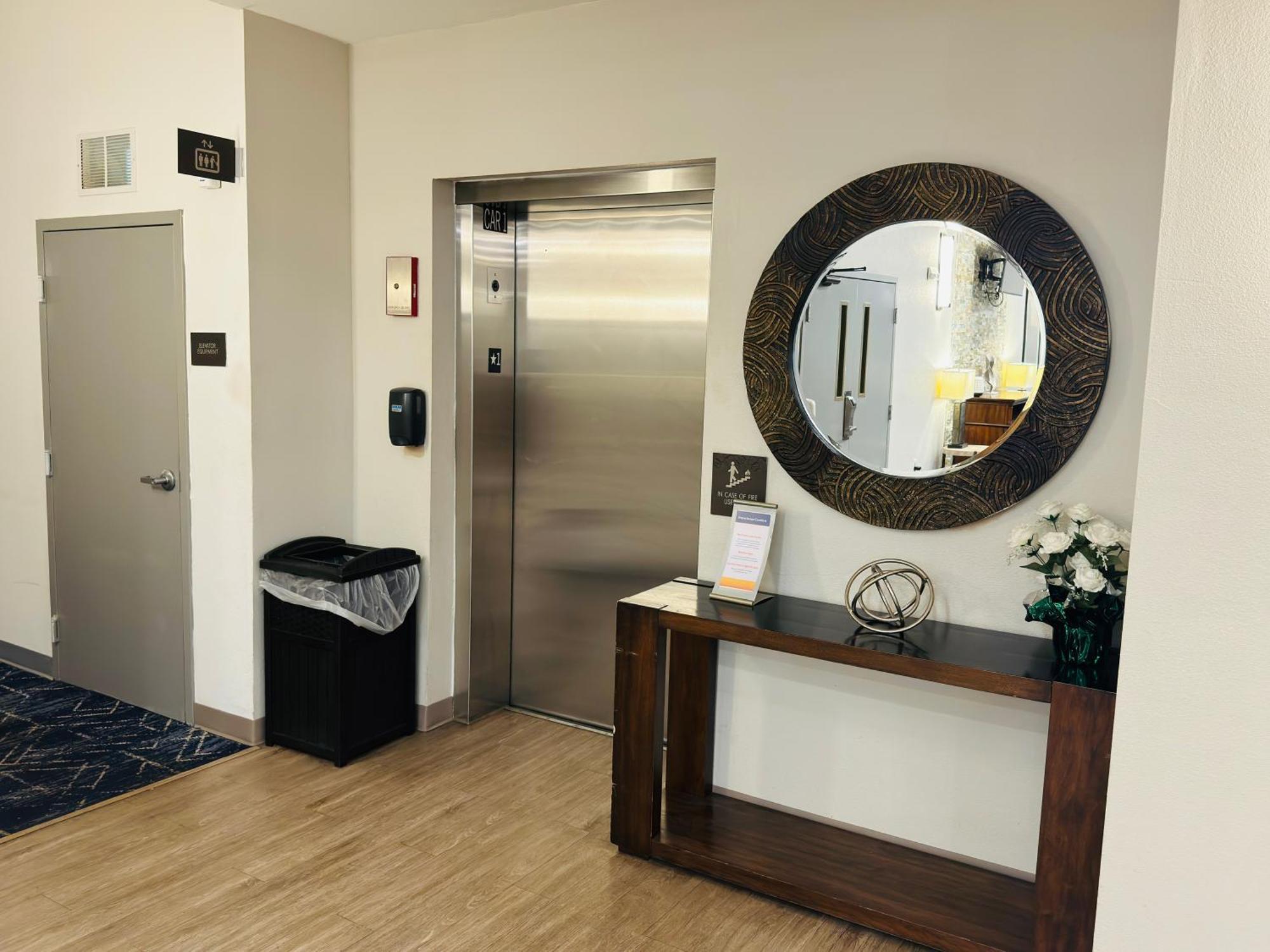 Comfort Suites Plymouth Near Us-30 Dış mekan fotoğraf