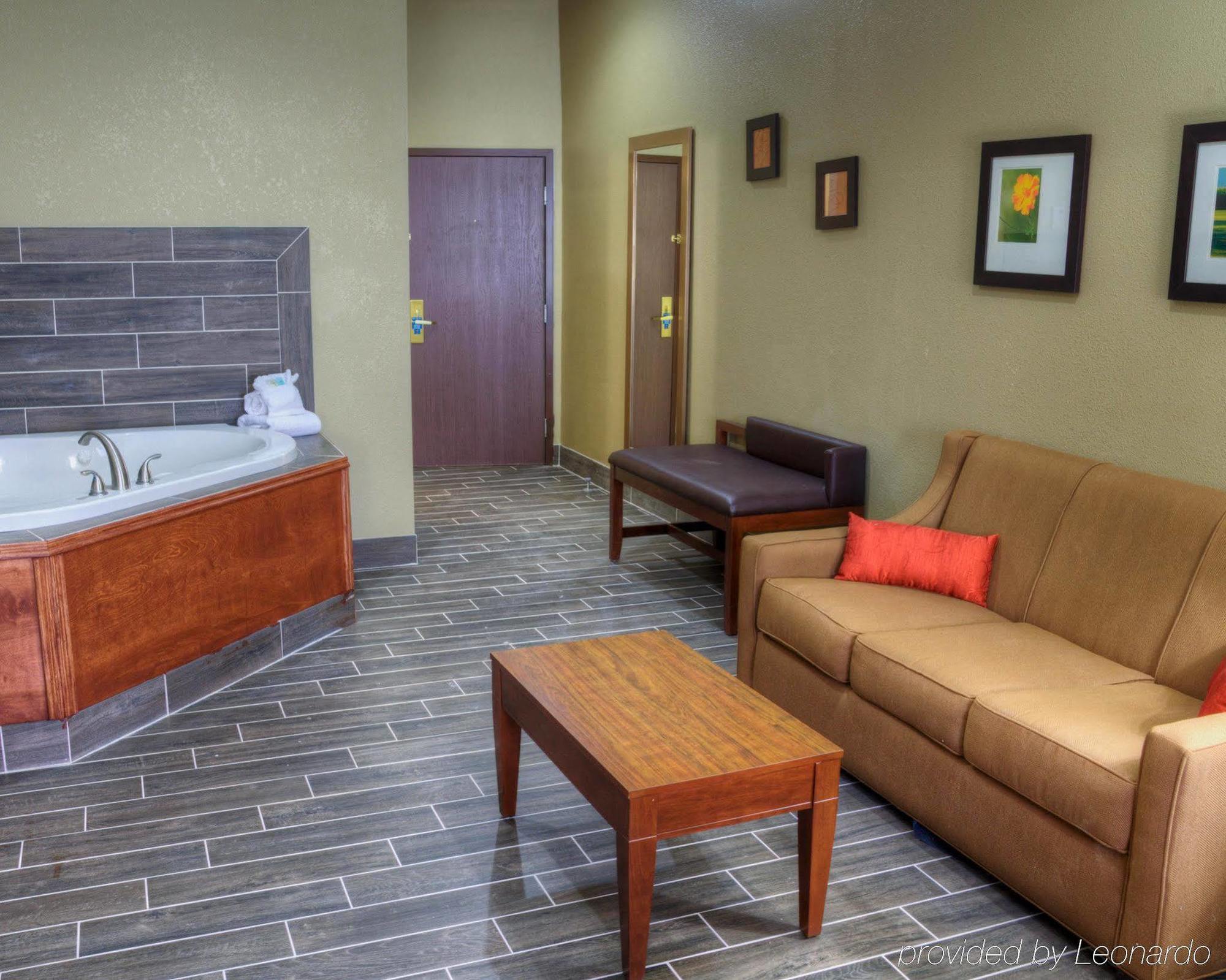 Comfort Suites Plymouth Near Us-30 Dış mekan fotoğraf