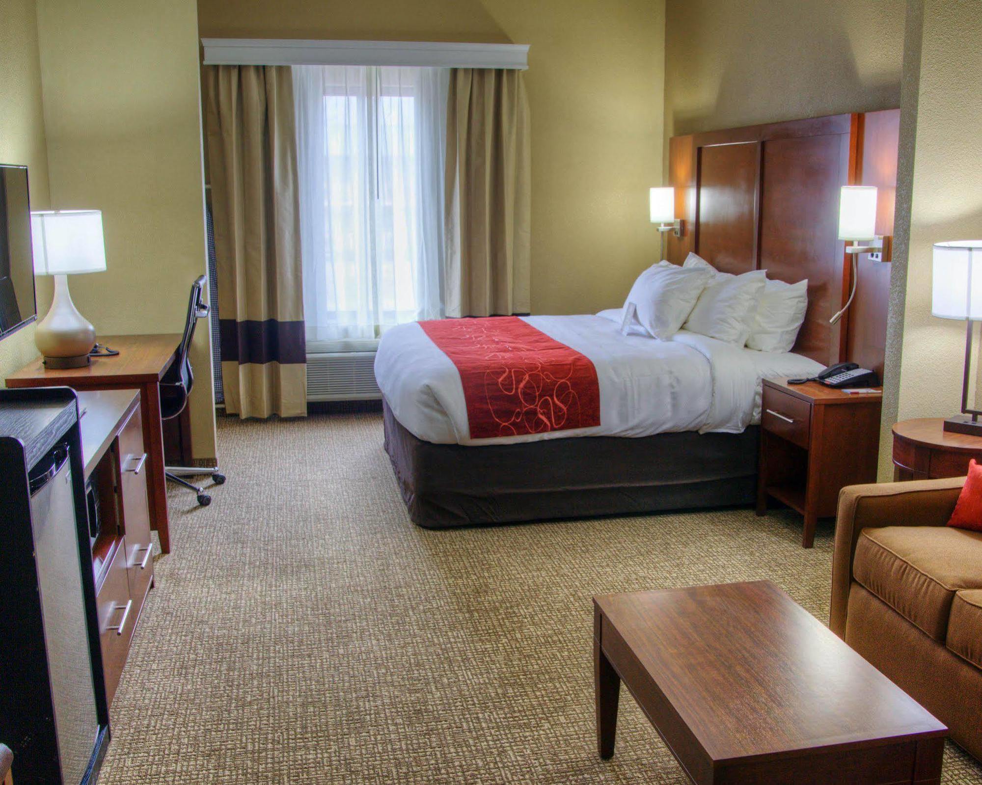 Comfort Suites Plymouth Near Us-30 Dış mekan fotoğraf